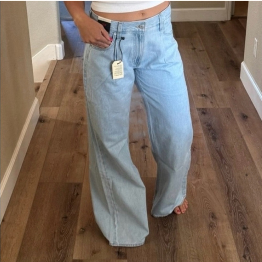Levi's Baggy Dad Wide Leg Jeans Light Wash